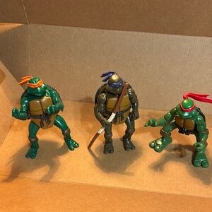 Vintage Ninja Turtles Green and Red Action Figures Playset